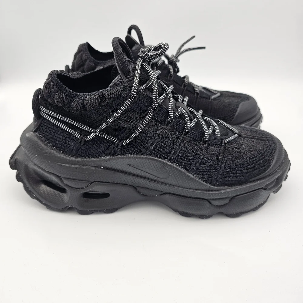 Size 7.5 - Nike Air Max Flyknit Venture Black W